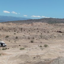 The dry landscape West of San Juan, whrer we found the Geocache Ullum